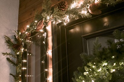 Outdoor christmas decoration idea for front door
