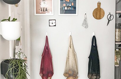 Easy to get to kitchen things when organising with Command™ solutions