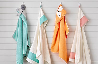 Hanging childrens towels up using Command™ solutions